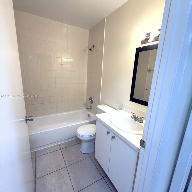 Building Photo - 451 NE 136th St