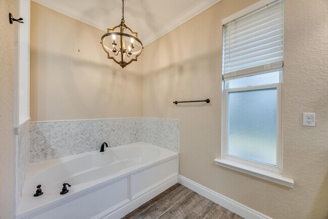 Building Photo - 1148 Sioux Cir