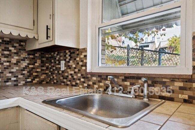 Building Photo - 1612 Patterson St