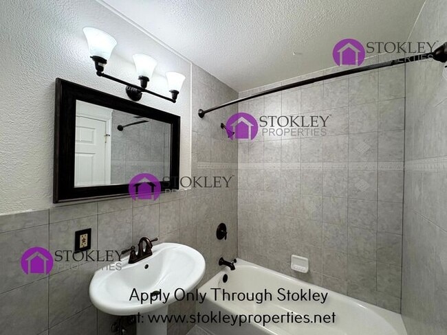 Building Photo - 2838 Loma Vista Ave