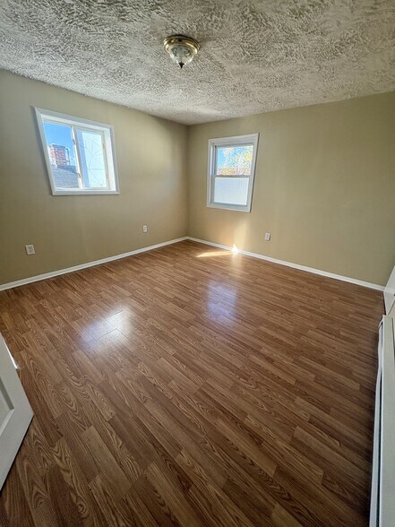 Building Photo - 150 S Sumner Ave