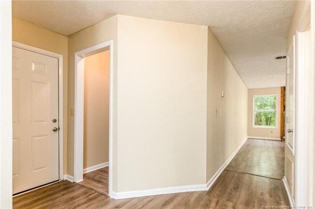 Building Photo - 1018 Wood Creek Dr