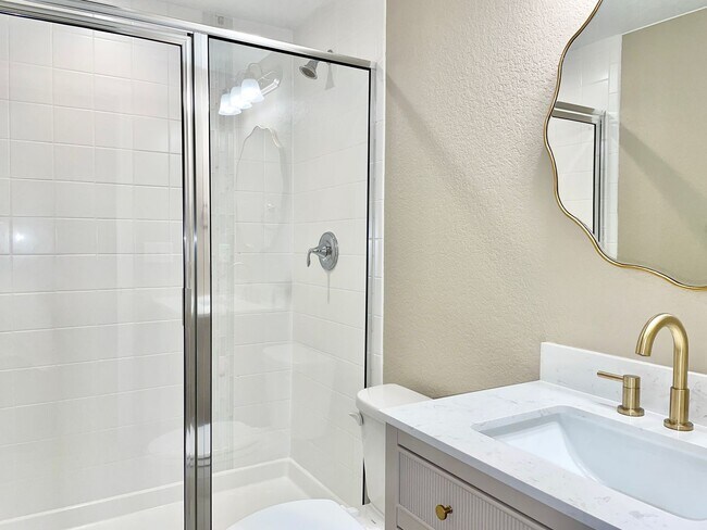 Building Photo - Built in 2021- Stunning 5 Bedroom 4 bath H...