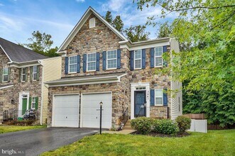 Building Photo - 3461 Eagle Ridge Dr