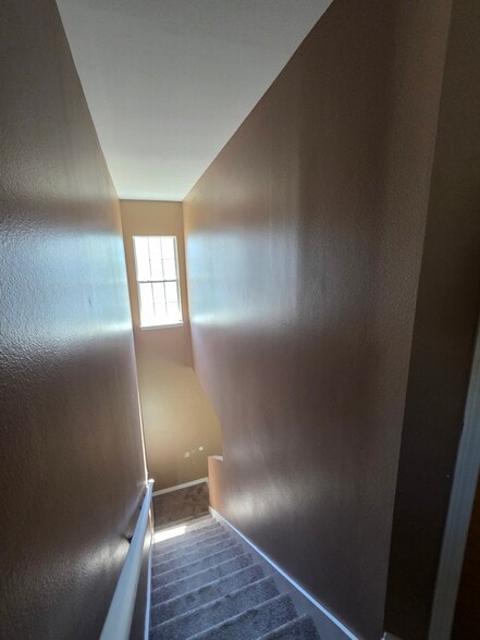 Building Photo - 713 Presscott St