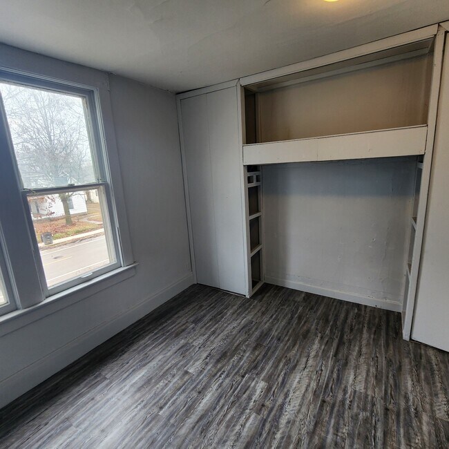 Building Photo - 614 N Griffin St