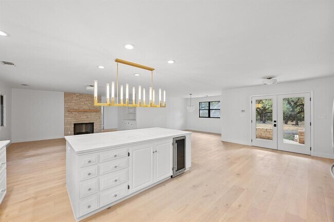 Building Photo - 302 Westlake Dr