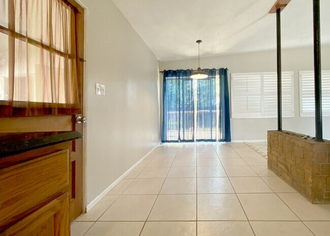 Building Photo - 7407 Hager Way