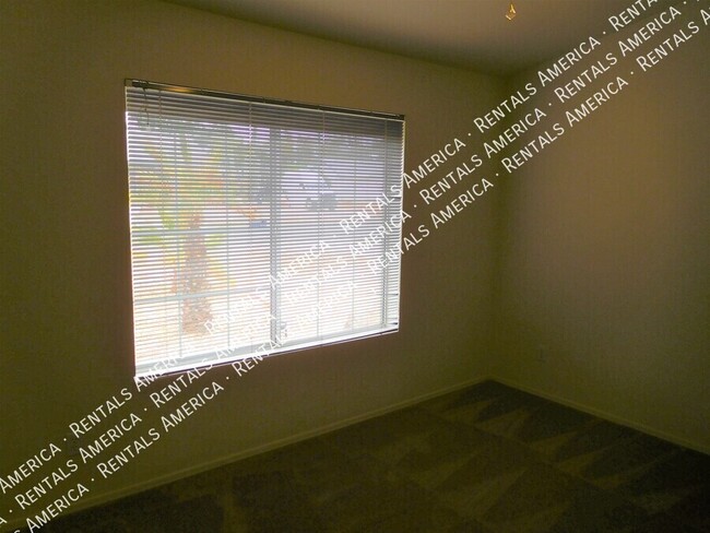 Building Photo - 5747 N 105th Ln