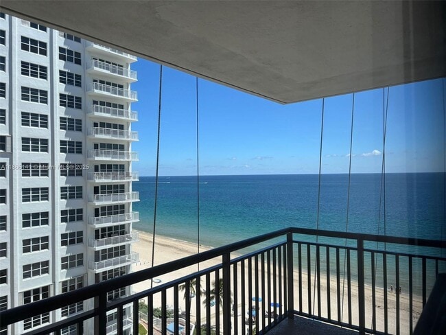 Building Photo - 3800 Galt Ocean Dr