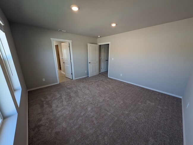 Building Photo - 1320 SW Pendleton Way