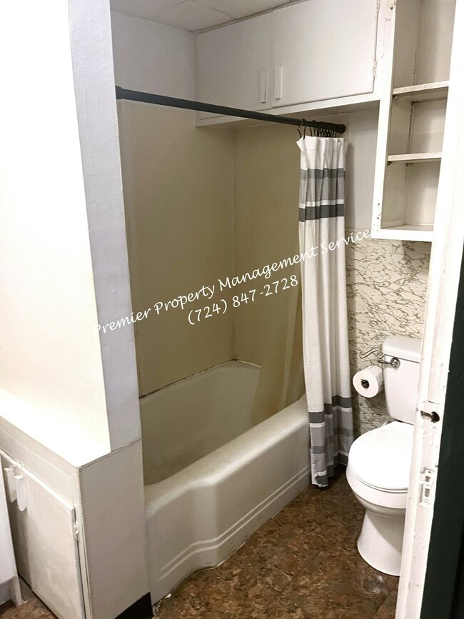 Building Photo - 2237 Brodhead Rd