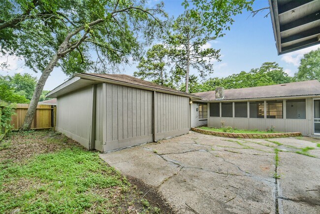 Building Photo - 23122 Whispering Willow Dr