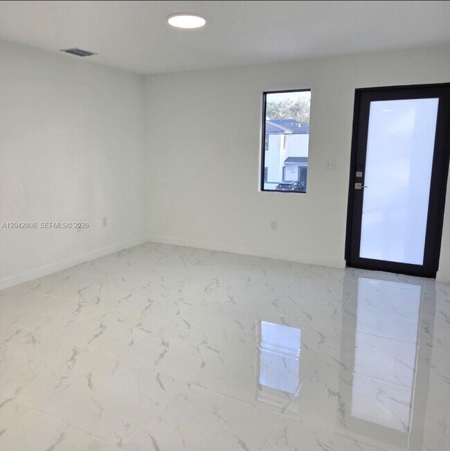 Building Photo - 2729 NW 44th St
