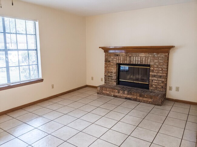 Building Photo - 1098 Rockbrook Ct