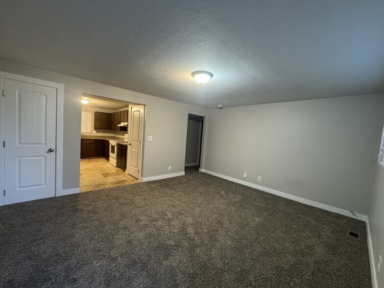 Building Photo - 280 W 700 N