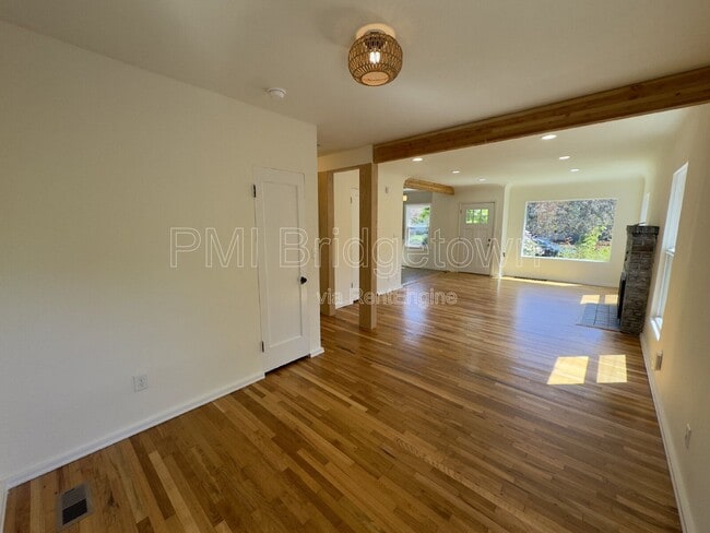 Building Photo - 2315 SE 38th Ave