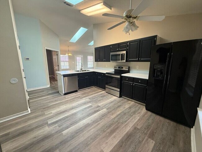 Building Photo - Gulf Breeze - Mandavilla - 3 bedroom, 2 bathroom