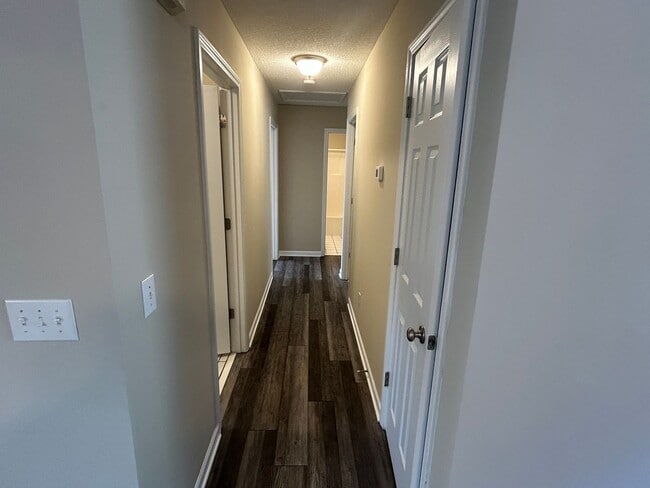 Building Photo - Ready to View! Updated 3/2 Home High Point...