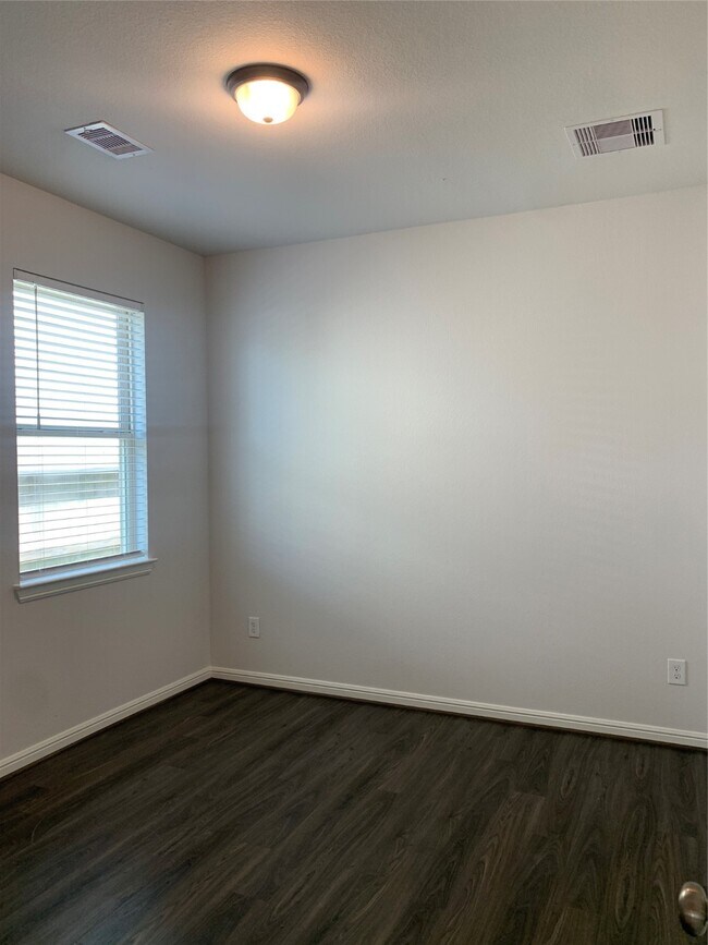 Building Photo - 18807 Fulvetta Haven Way