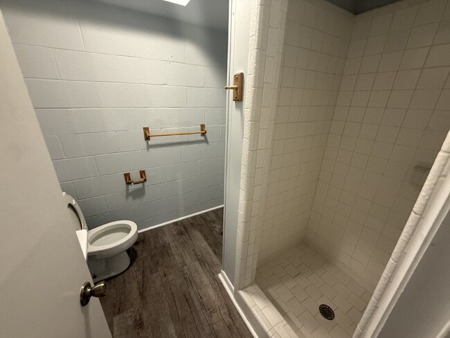 Building Photo - 2bed/2bath with Bonus room and garage! 2600B Dixon Drive, Nashville!