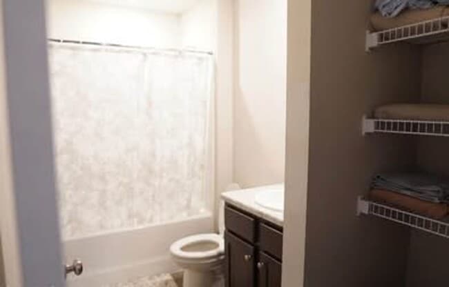 Building Photo - Single Family Home in Ocean Springs