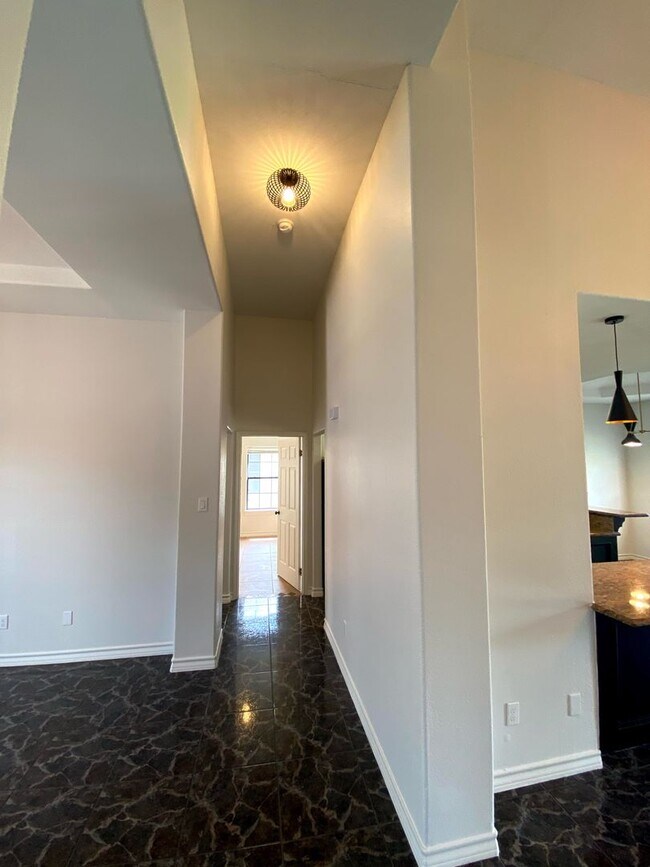 Building Photo - Perfectly Spacious Located Home In McAllen!