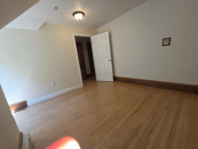 Building Photo - 659 Southbridge St