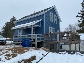 Building Photo - 115 Myron St