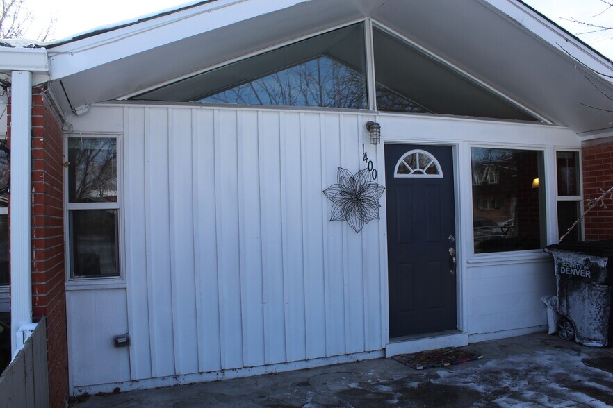 Fenced in front patio; there's also a private patio in back. Perfect for pets. - 1400 Julian St