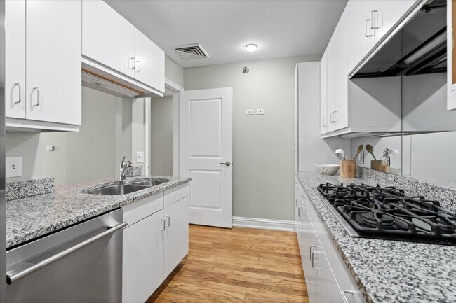 Building Photo - 55 E Erie St