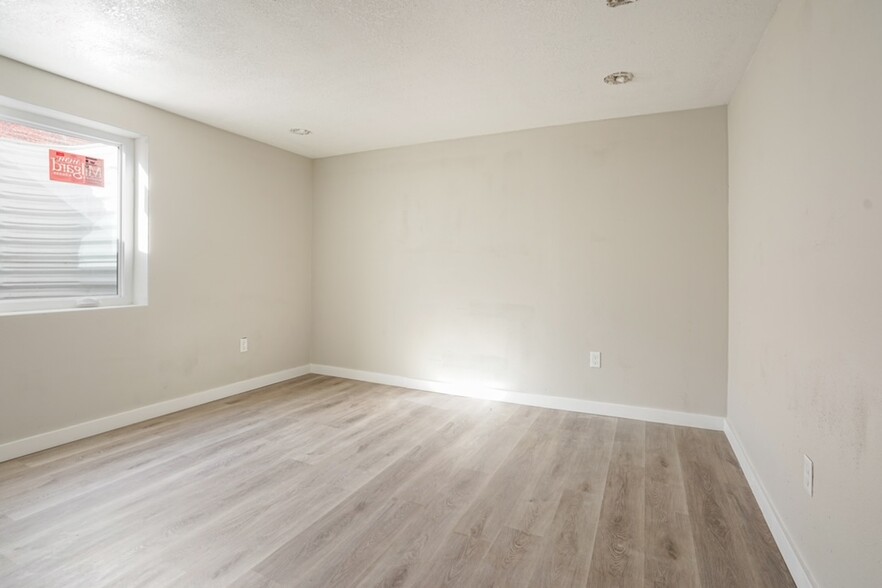 Spacious Bedroom - 237 W 16th St