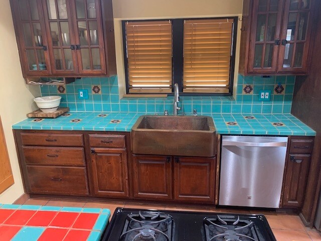 Kitchen - 14829 Carnell St