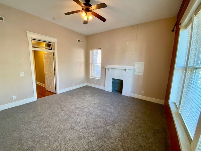 Building Photo - Stylish LowerTown Loft Living in the Heart...