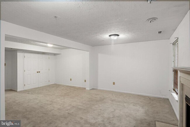 Building Photo - 9805 Redwing Dr