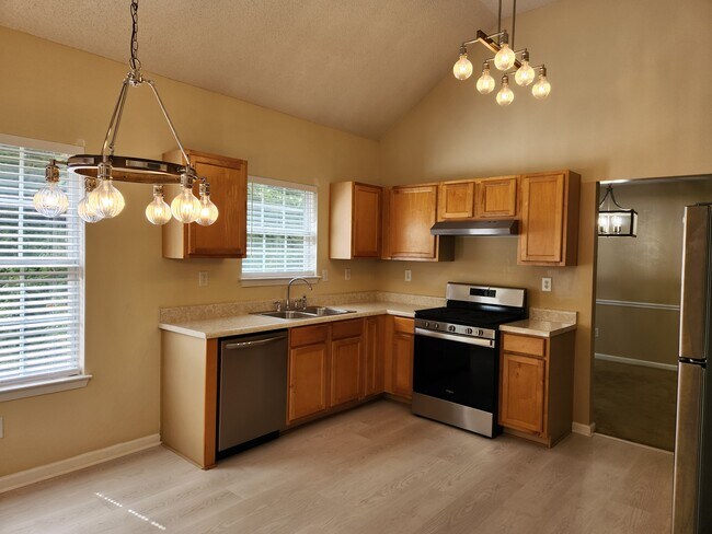 Kitchen - 1025 Winding Brook Way