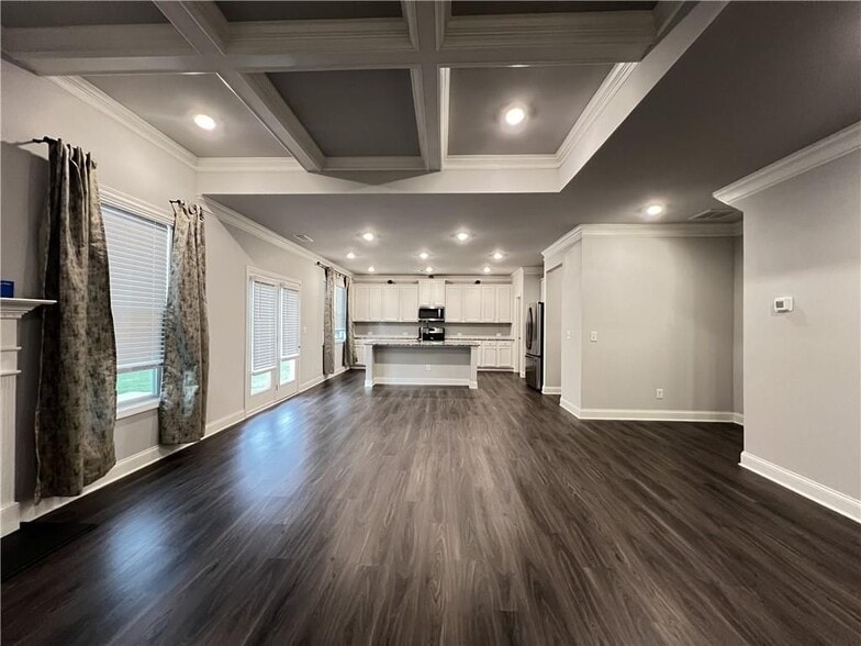 Building Photo - 4675 Silver Oak Dr SW