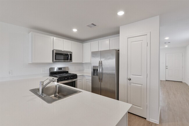 Building Photo - 747 Hackberry Br Ct