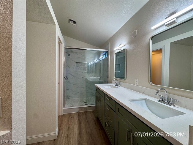 Building Photo - 8405 Shady Shores Cir