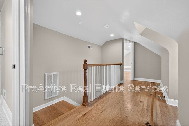 Building Photo - 1329 Cedar Ln