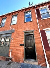 Building Photo - 253 N Mulberry St