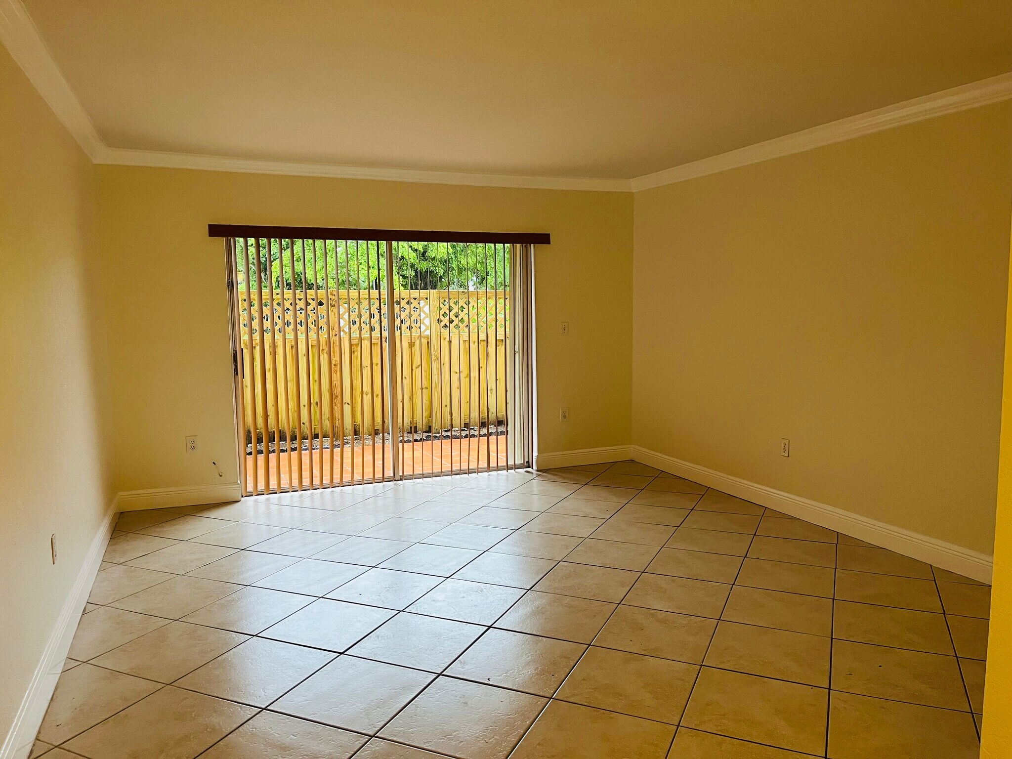 Spacious Living room - 8601 SW 94th St