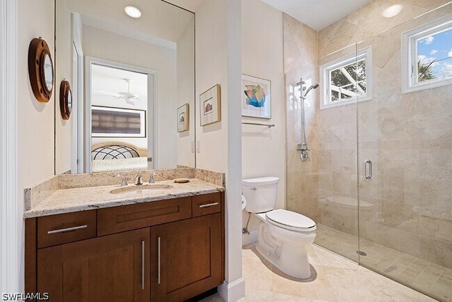 Building Photo - 433 Crestwood Rd