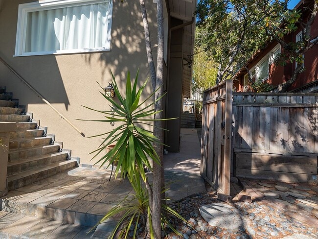 Building Photo - Updated single family home