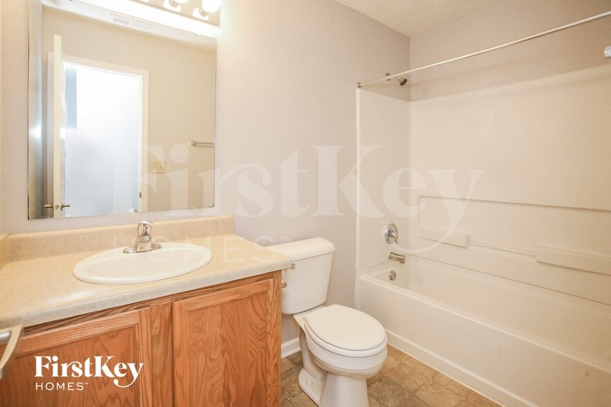 Building Photo - 8460 Templederry Dr