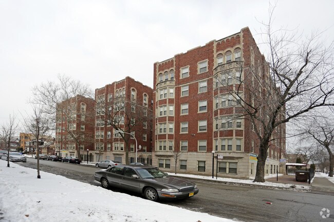 Primary Photo - The Shore Residences – 7350 S. Phillips Av...