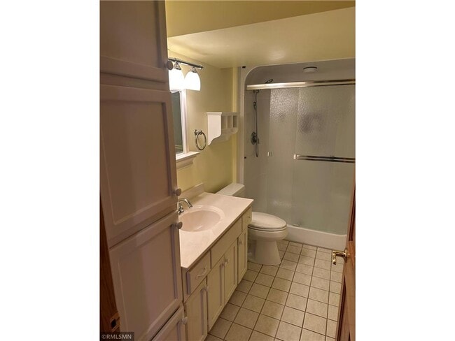 Building Photo - 1141 E Ash St