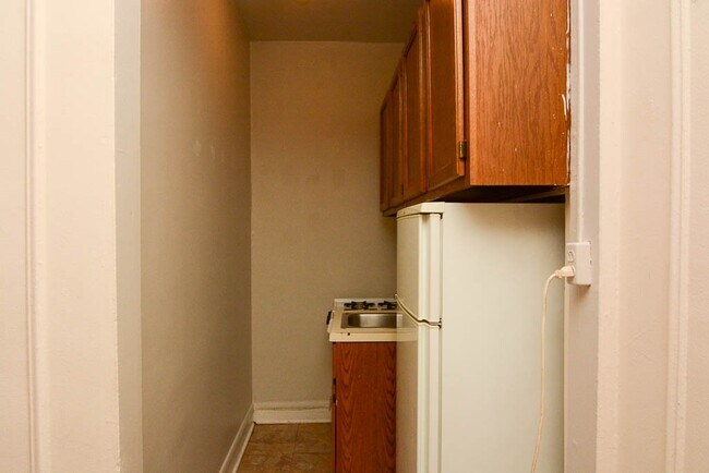 Building Photo - 2832 N Burling St