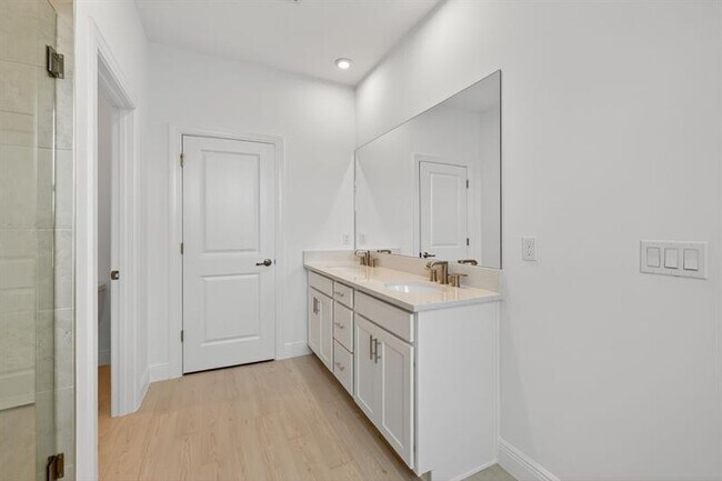 Building Photo - 3585 NW Solange Ct