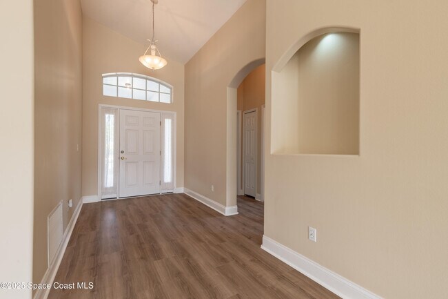 Building Photo - 1442 Areca Palm Dr